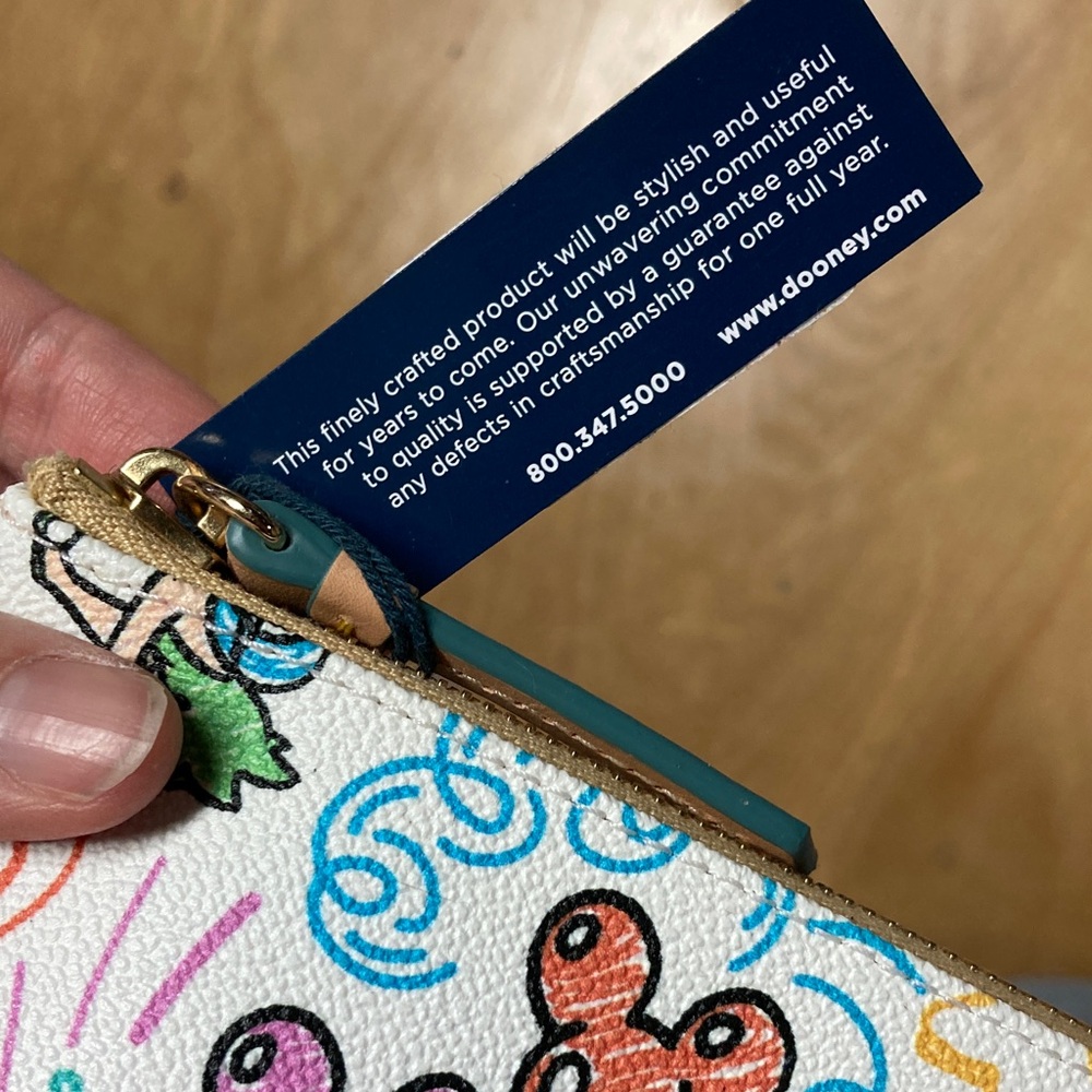 Disney Dooney & Bourke Sketch Cosmetic Pouch NWT - Picture 4 of 4